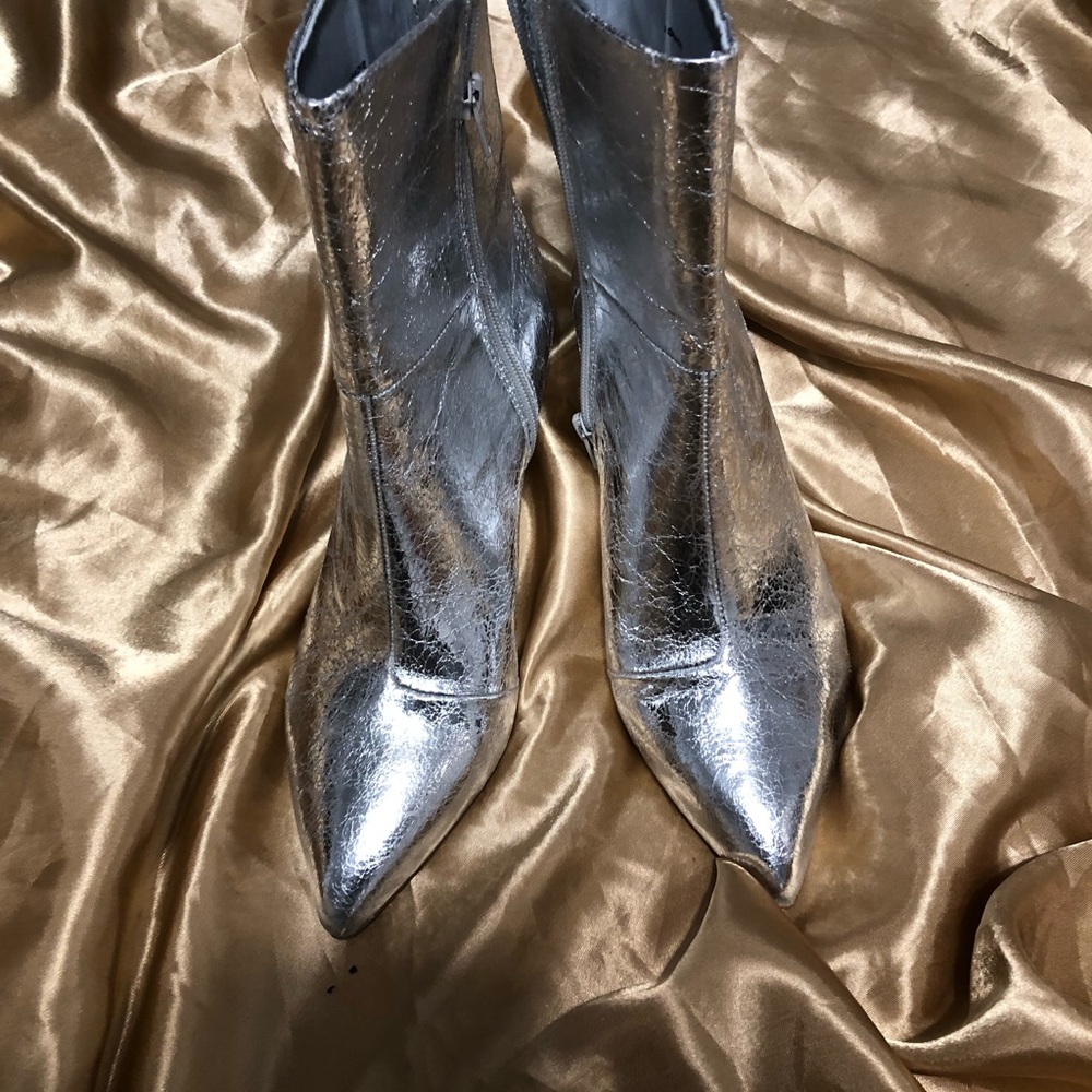 Dolce Vita Gradie Kitten Heel Metallic Silver